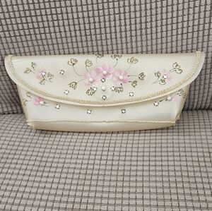Vintage Vinyl Floral Cream Clutch